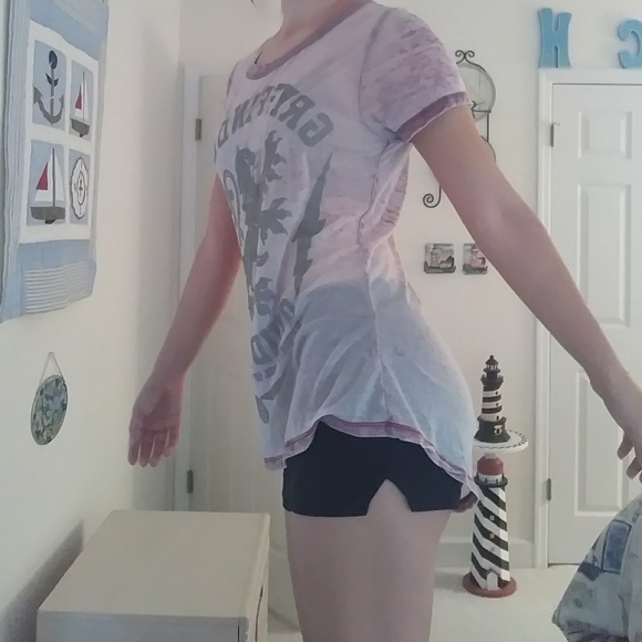 Gryffindor Burgundy T-shirt - Picture 6 of 12